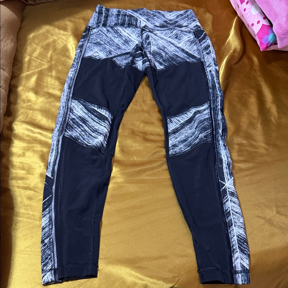 Lululemon Athletica Black and White Patterned Leggings mesh